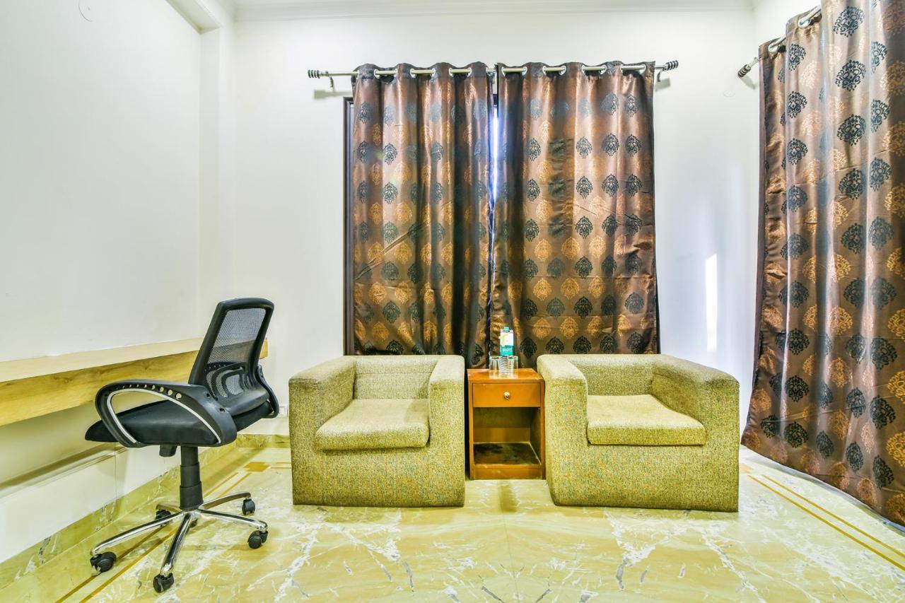 Fabhotel Rallkmas Cyber City Гургаон Экстерьер фото