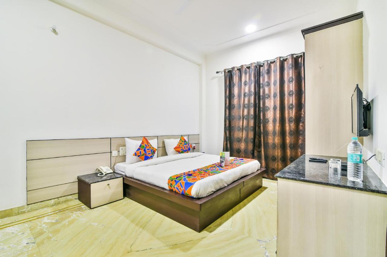 Fabhotel Rallkmas Cyber City Гургаон Экстерьер фото