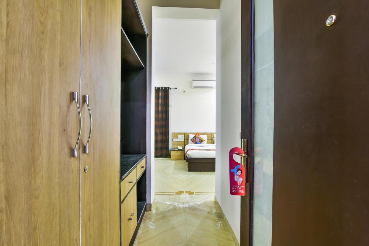 Fabhotel Rallkmas Cyber City Гургаон Экстерьер фото